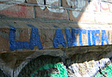 Auf diesem Bild sieht man Graffiti mit dem Schriftzug Viva la Antifa.