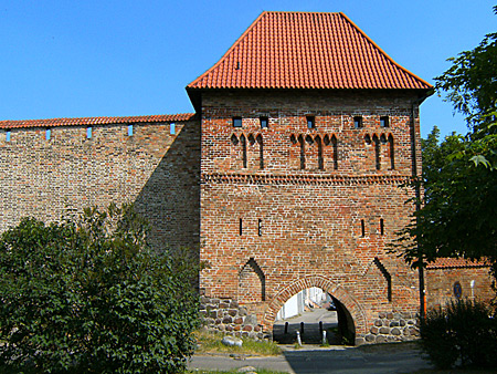 Auf diesem Tor sieht man das Kuhtor und ein Stück Stadtmauer.